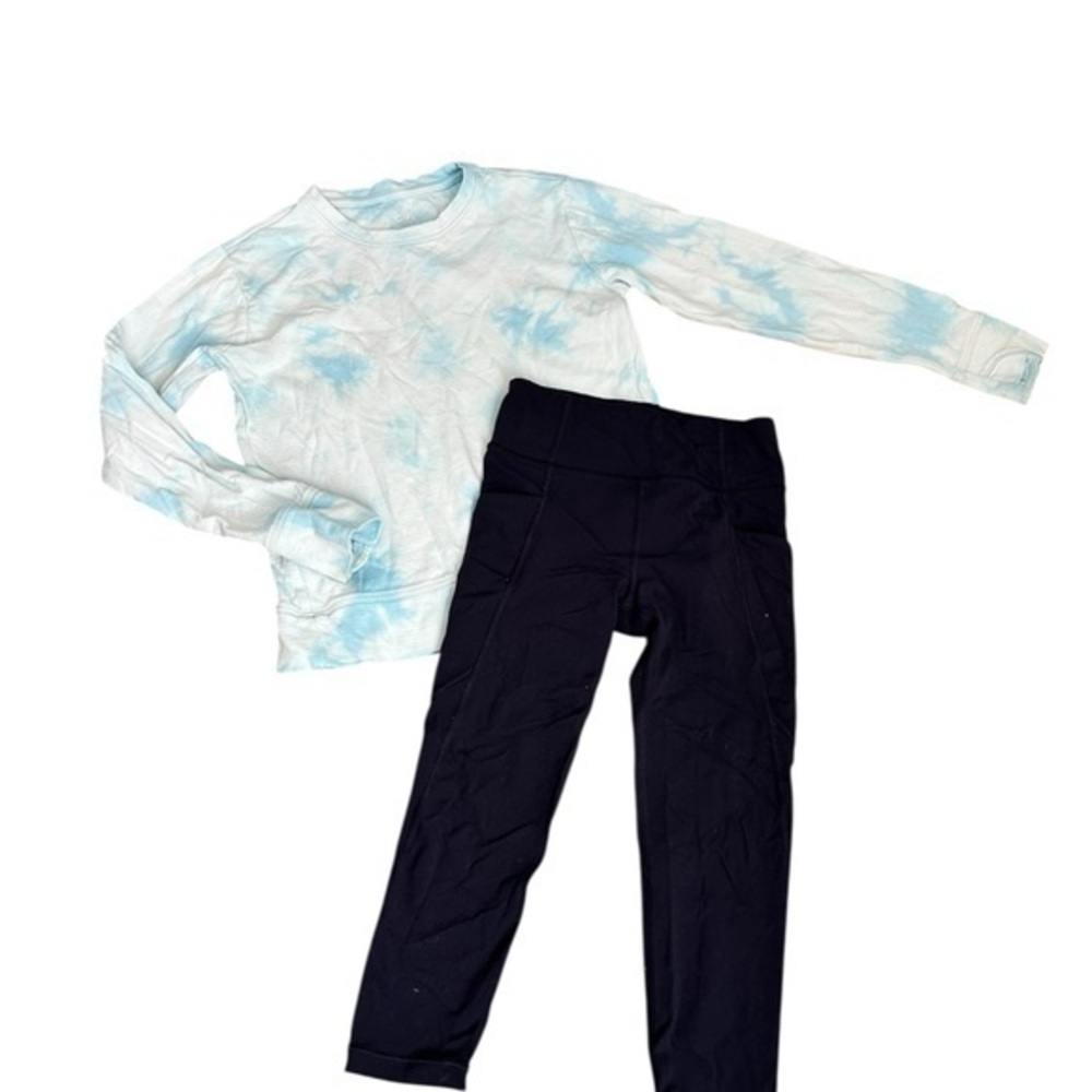 Athleta Girl Sky Blue Tie-Dye Tee with navy leggings